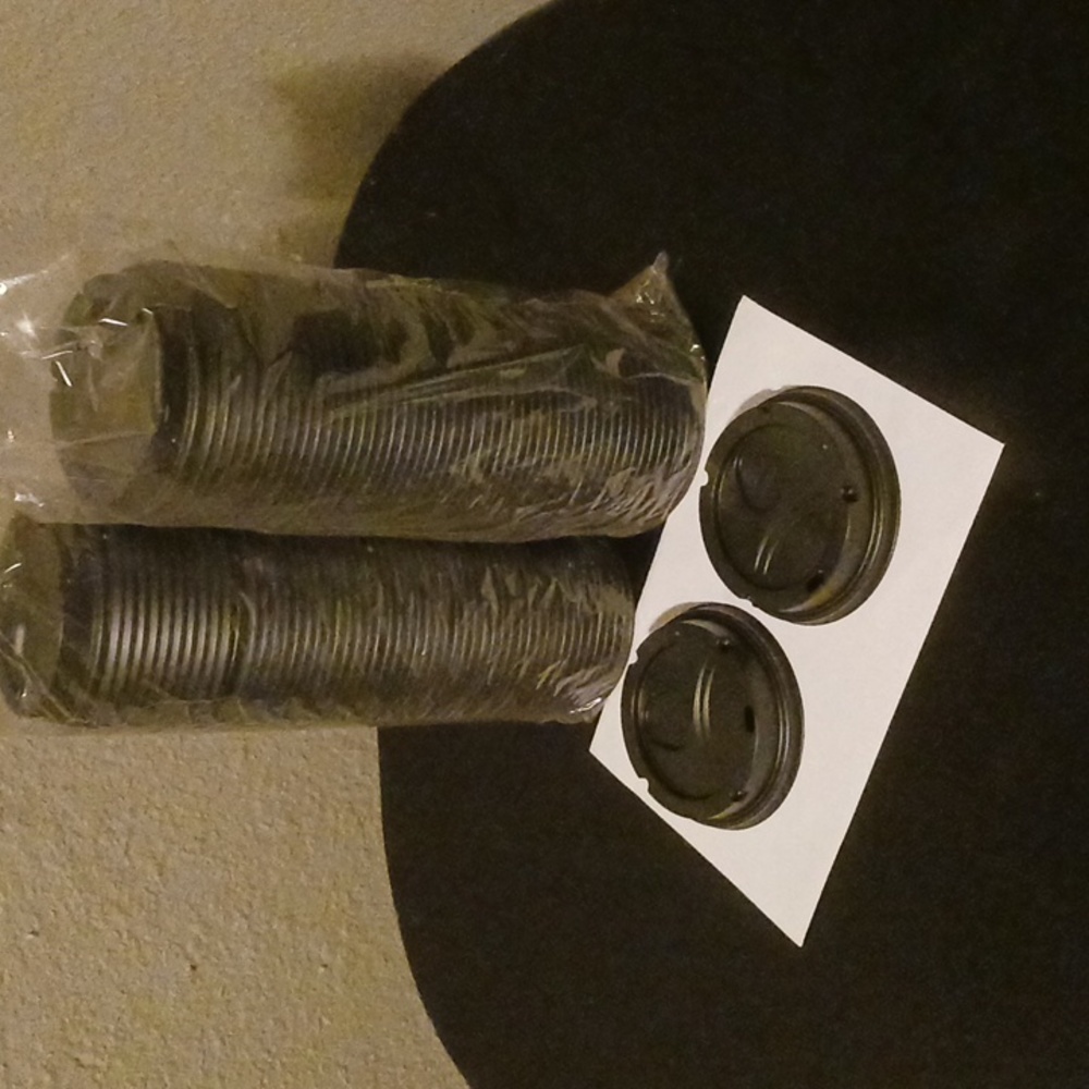 Hot cup lids